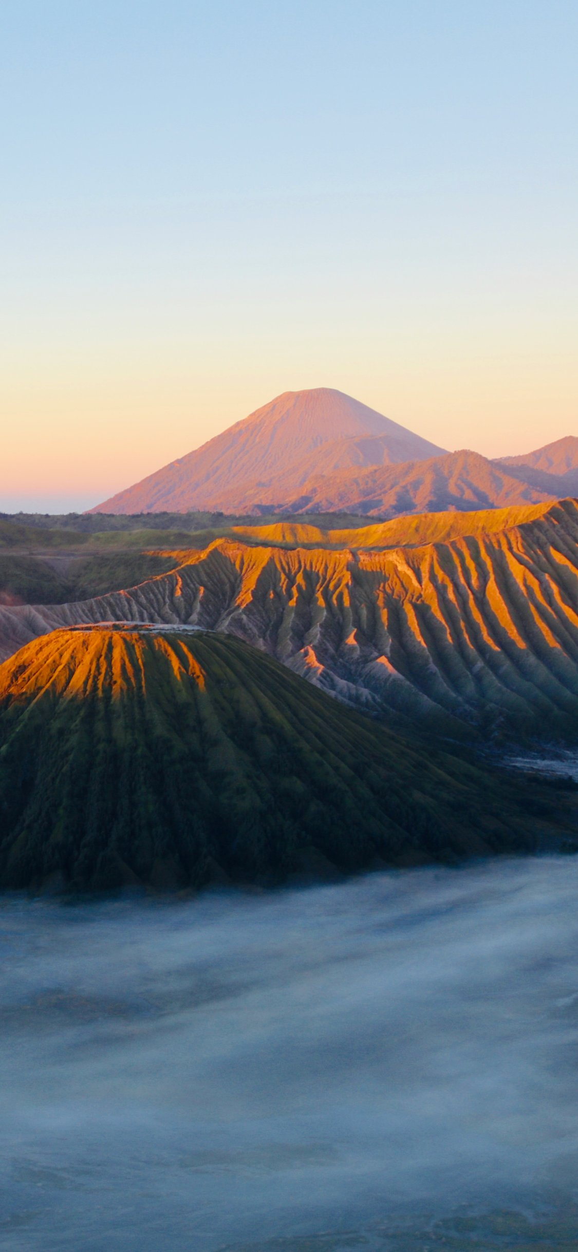 Bromo Volcano Sunrise View - Wallpapers for iPhone X/XS/11 Pro in 1125x2436 resolution