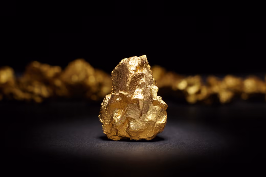 Natural Gold Nugget Close-Up — desktop and phone wallpaper, free download
