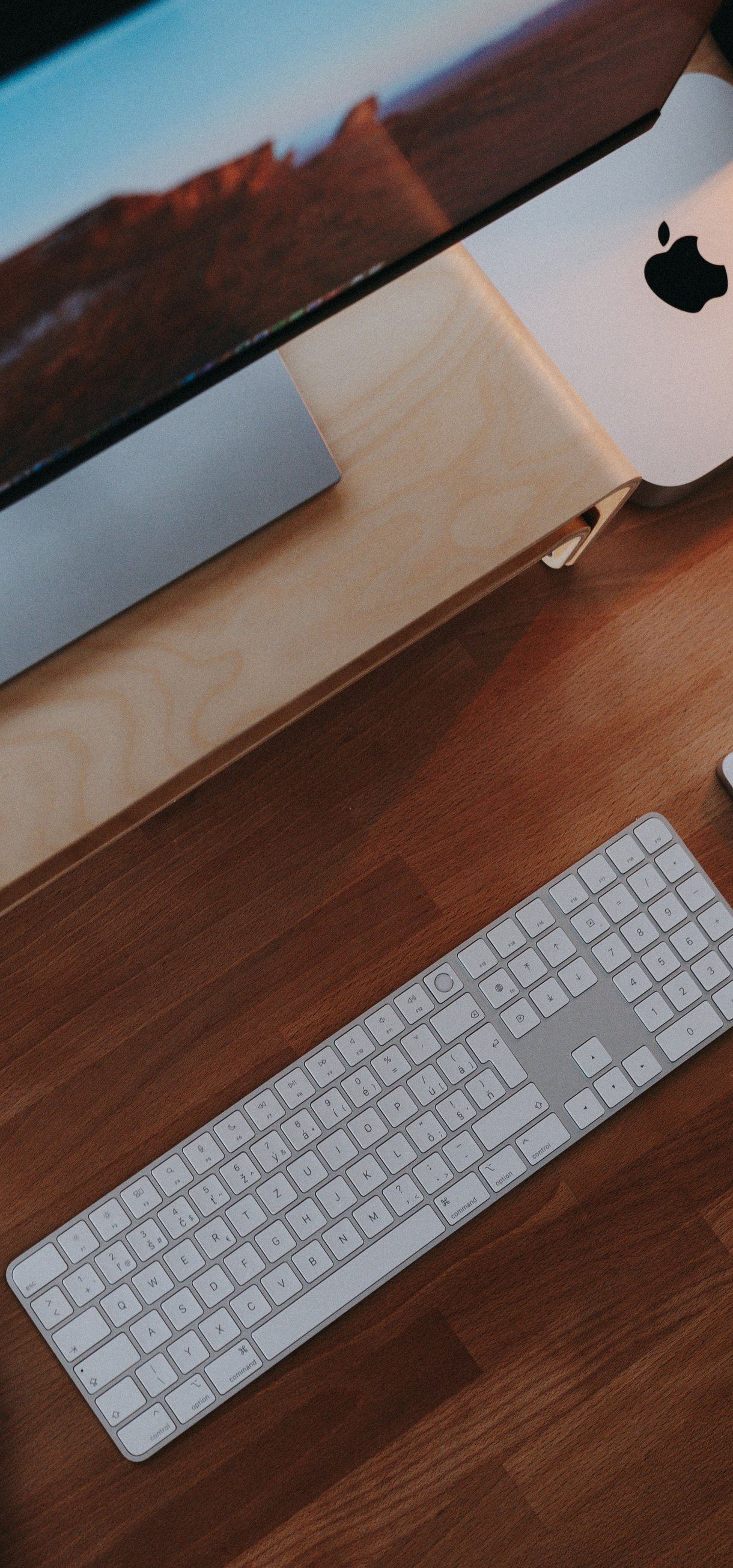 Modern workspace with Apple computer setup - Wallpapers for Xiaomi 17/17 Pro in 1220x2608 resolution