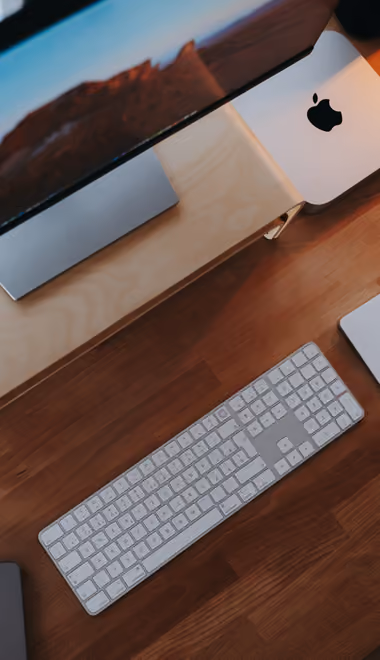 Обои технологии: Apple Mac mini, компьютер, письменный стол, монитор