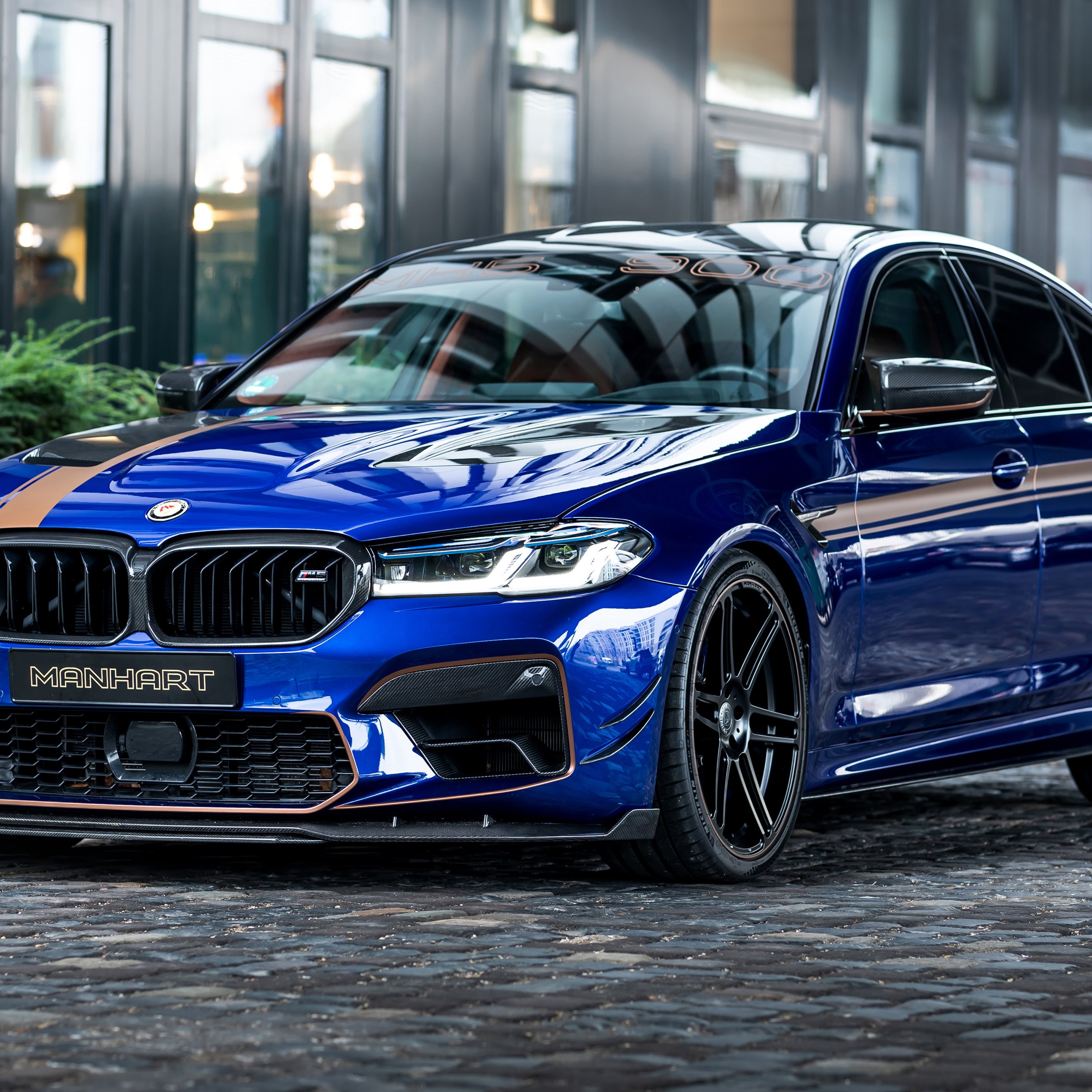 BMW M5 with body kit Manhart MH5 900 - Wallpapers for iPad Air 10.9″ in 2360x2360 resolution