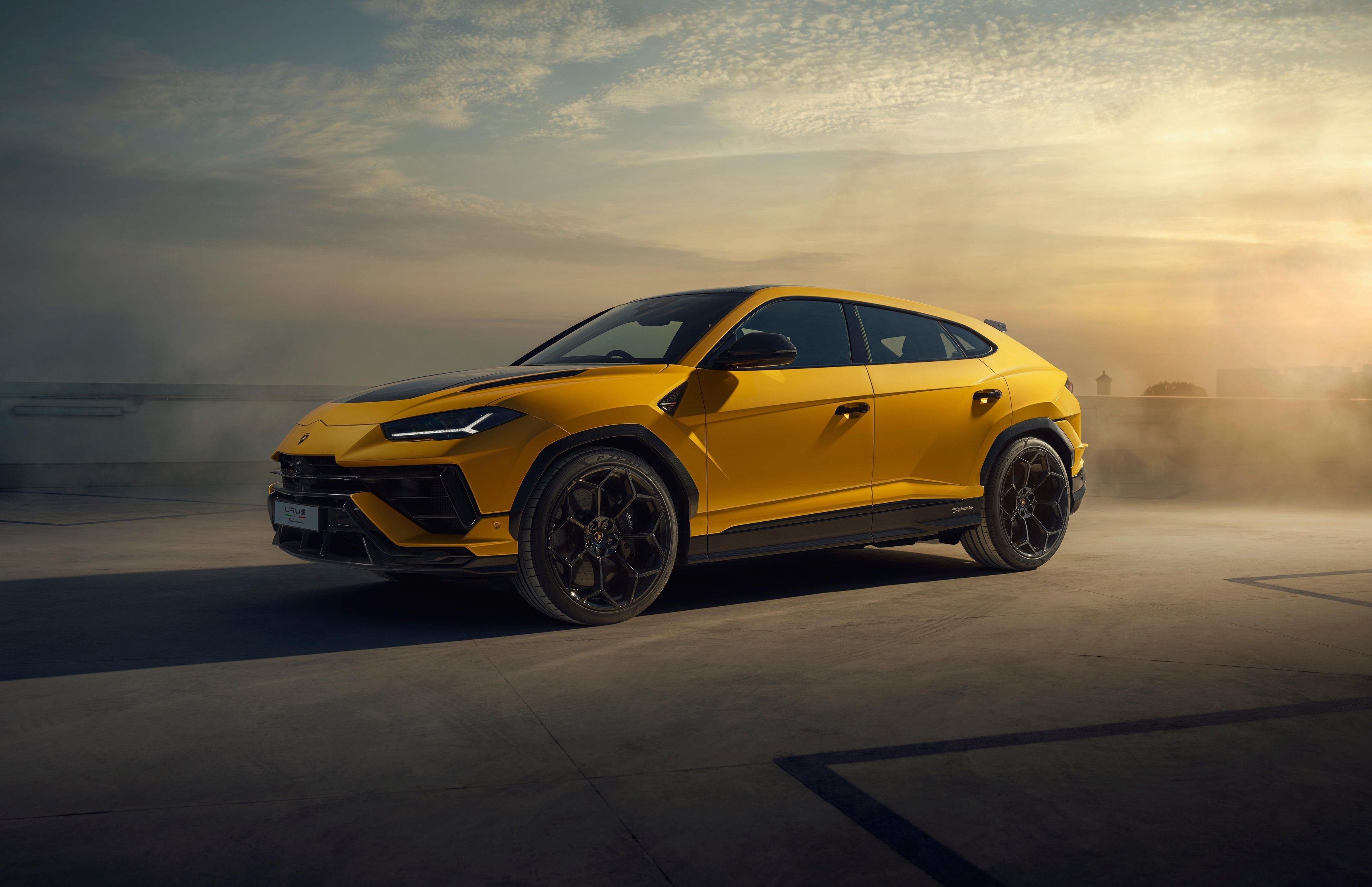 Yellow Lamborghini Urus at Sunset - Wallpapers for Apple MacBook 16.2″ in 3456x2234 resolution