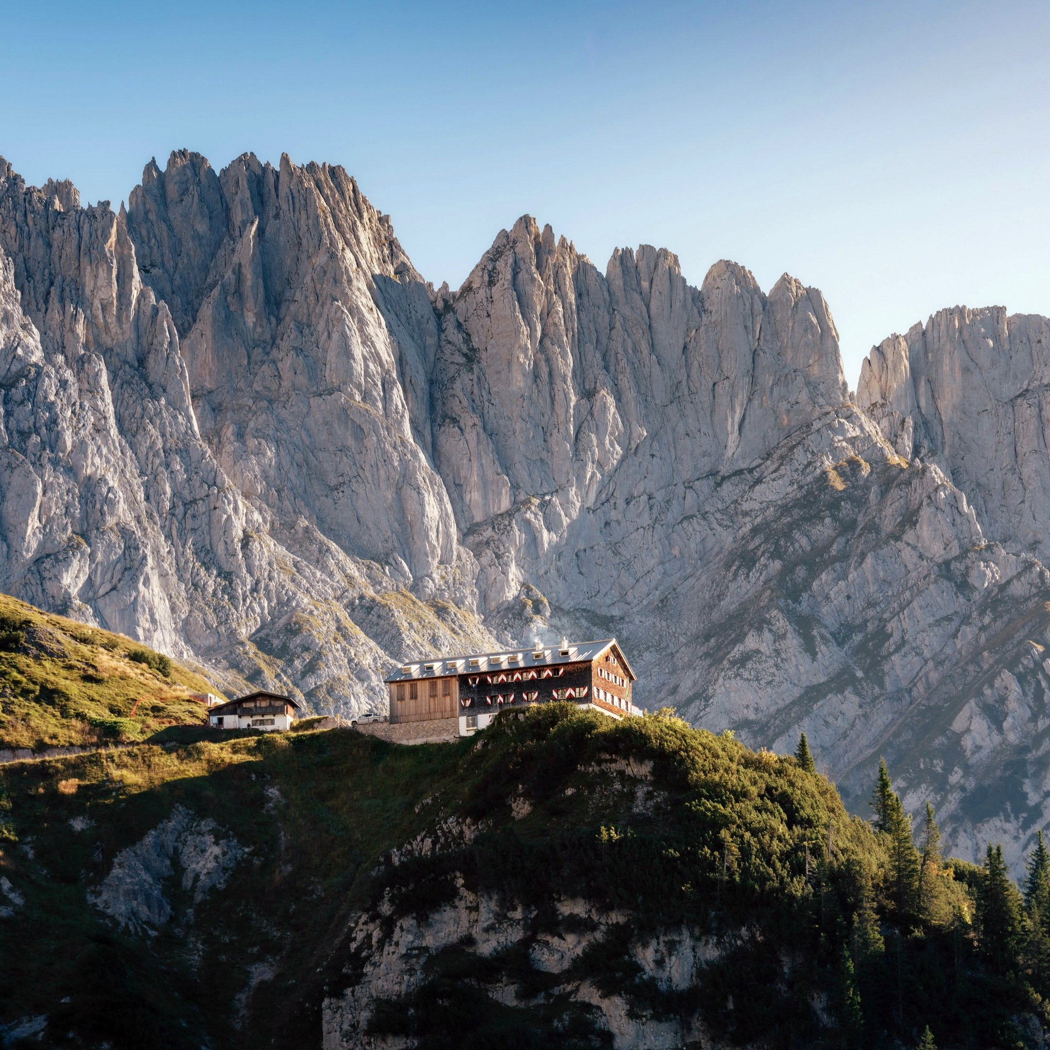 wilder-kaiser-alps-cabin-view-wallpapers-for-ipad-10-2-2160x2160