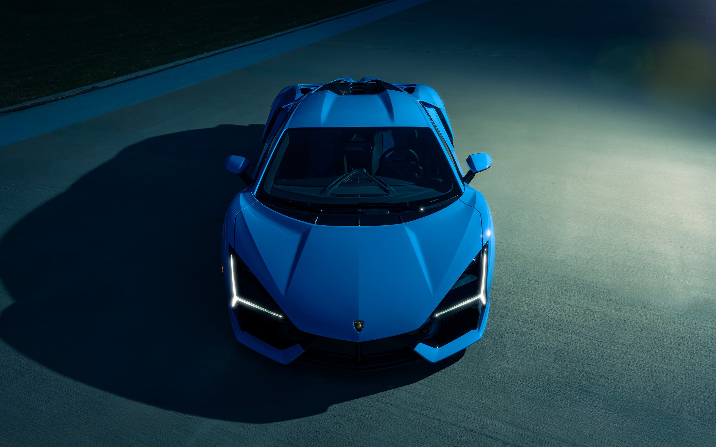Blue Lamborghini Revuelto Front View - Wallpapers for Apple MacBook 12″ in 2304x1440 resolution