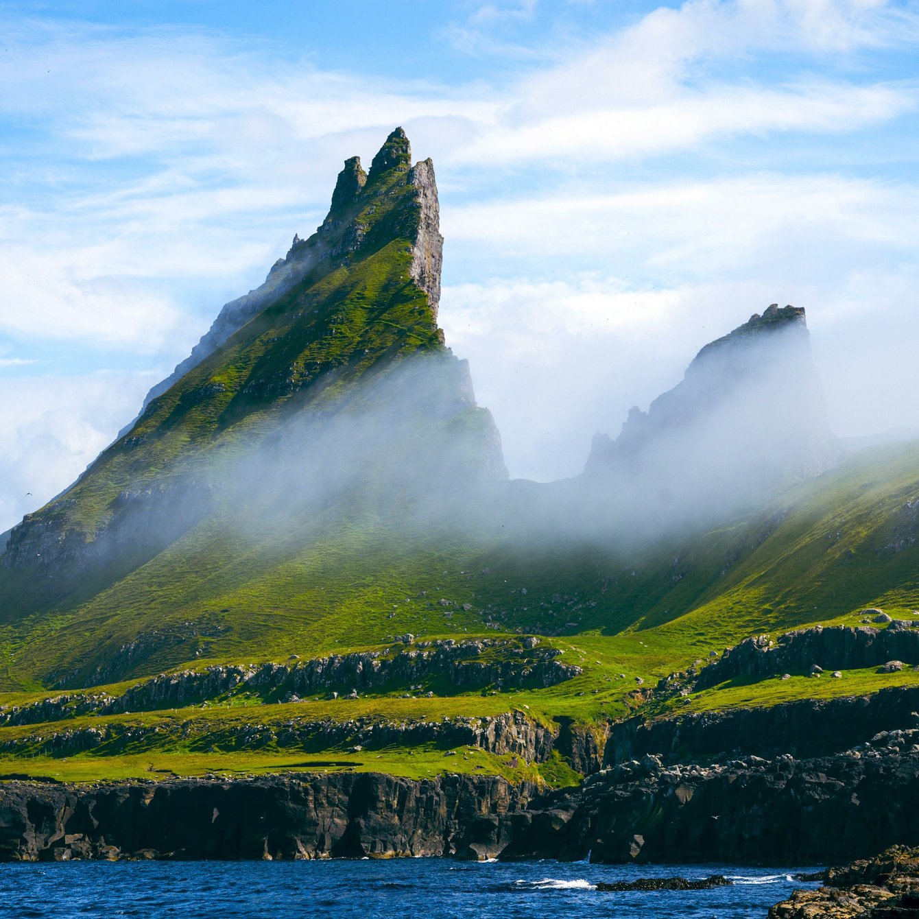 Island with a high cliff - Wallpapers for Samsung Galaxy Tab in 1340x1340 resolution