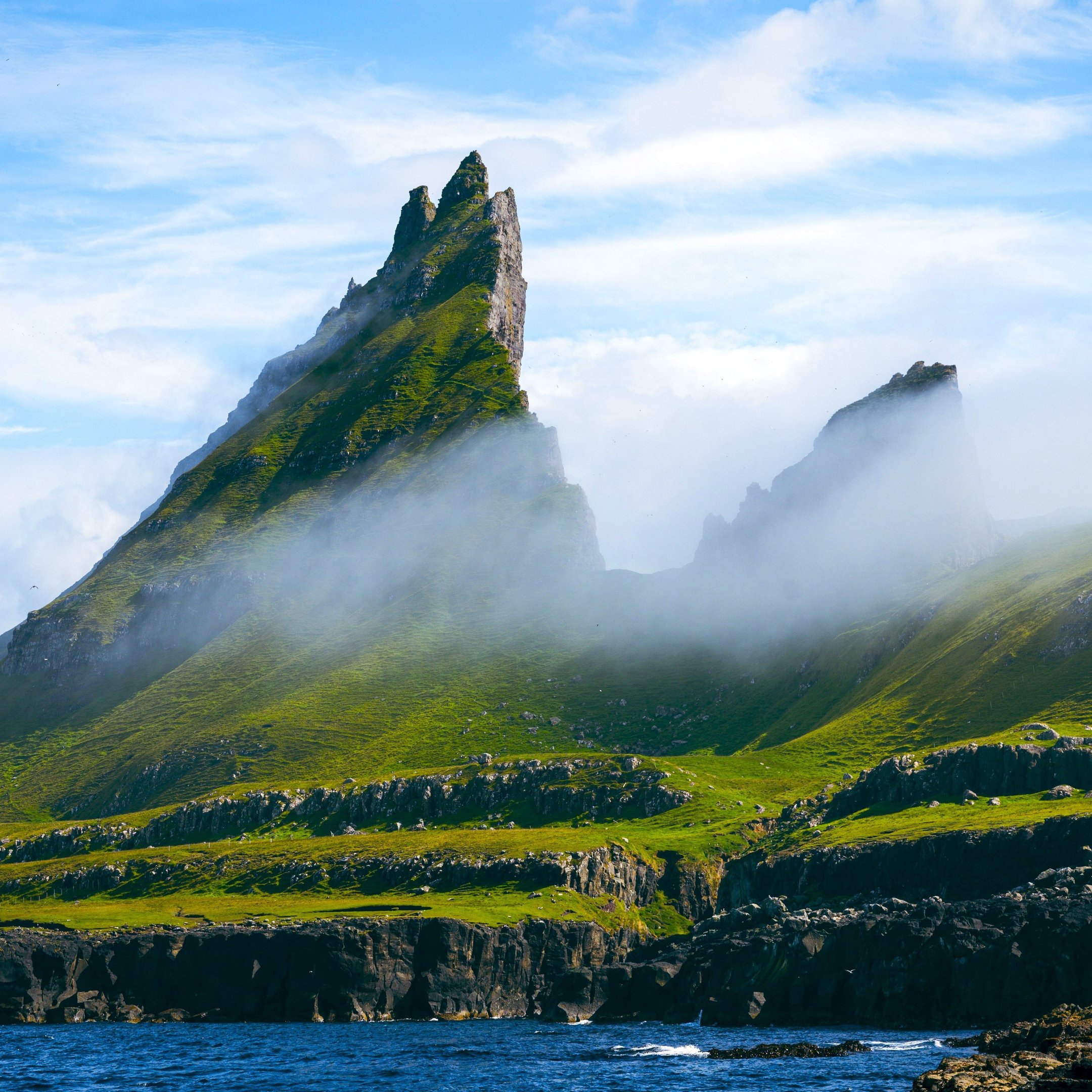 Island with a high cliff - Wallpapers for iPad 10.2″ in 2160x2160 resolution
