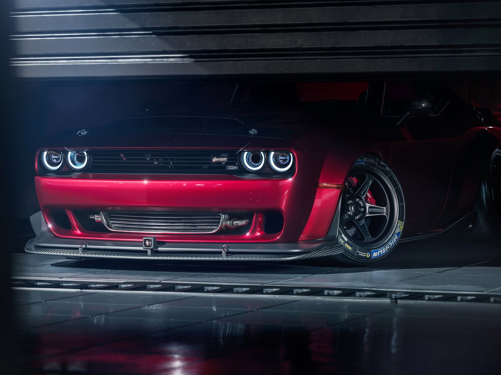 Dodge Challenger SRT with Carbon Kit - UXGA wallpapers in 1600x1200 resolution