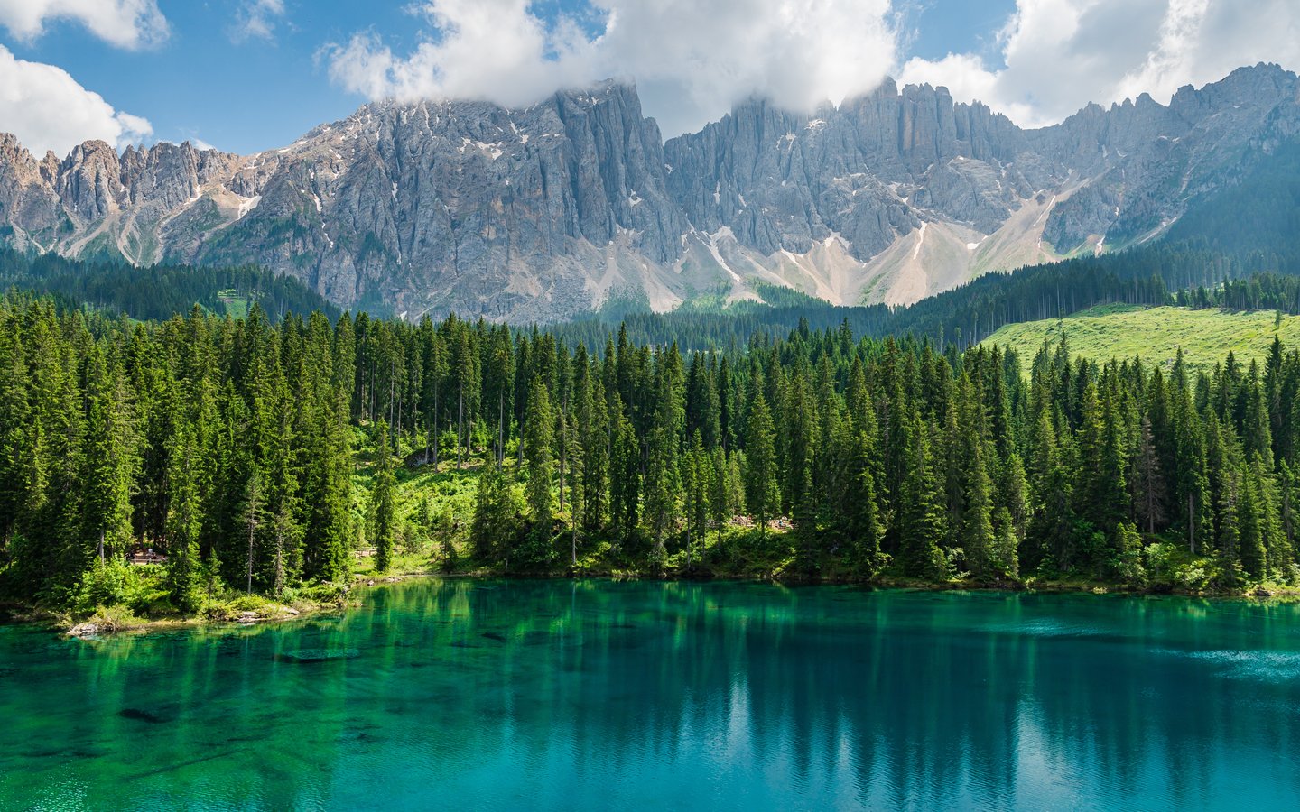 Turquoise Lake Karezza in summer in Italy - WSXGA wallpapers in 1440x900 resolution