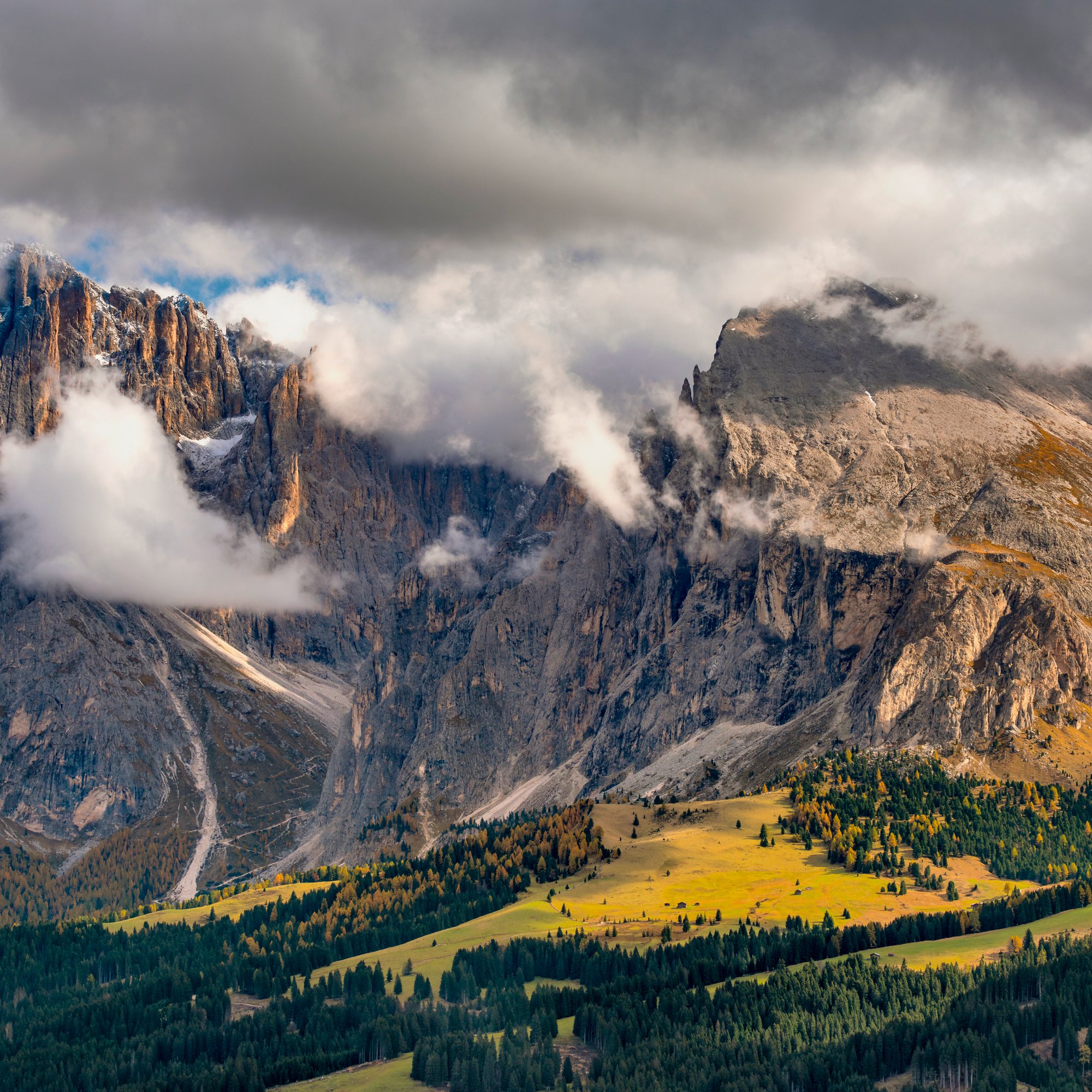 Dolomites Mountains Panorama - Wallpapers for Samsung/Xiaomi in 2000x2000 resolution