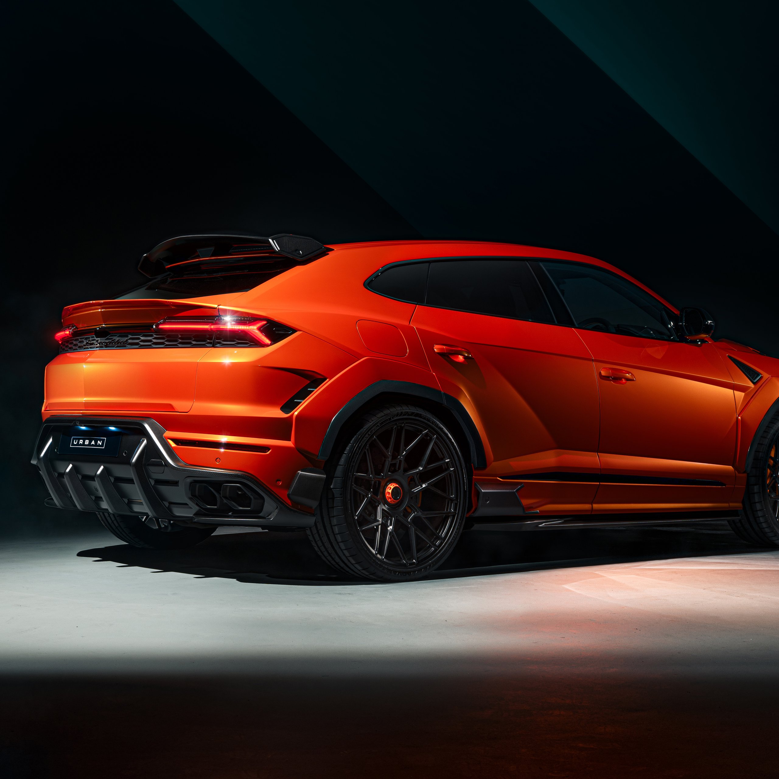 Lamborghini Urus SE Widetrack with carbon fiber - Wallpapers for Samsung Galaxy Tab S9 FE+/Tab S11, Xiaomi Pad 5, Redmi Pad 2 Pro, POCO Pad in 2560x2560 resolution