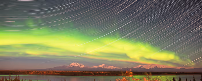 UltraWide 21:9 wallpapers (2560x1080): aurora, light trails, mountains, night