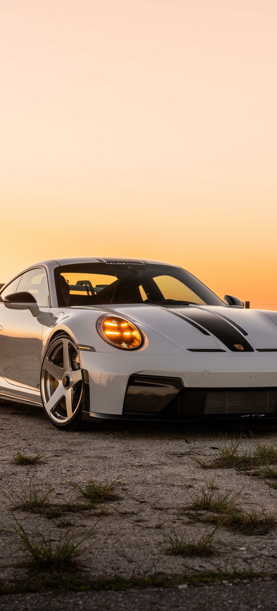 White Porsche 911 GT3 at sunset - Wallpapers for Honor/Huawei in 1080x2376 resolution
