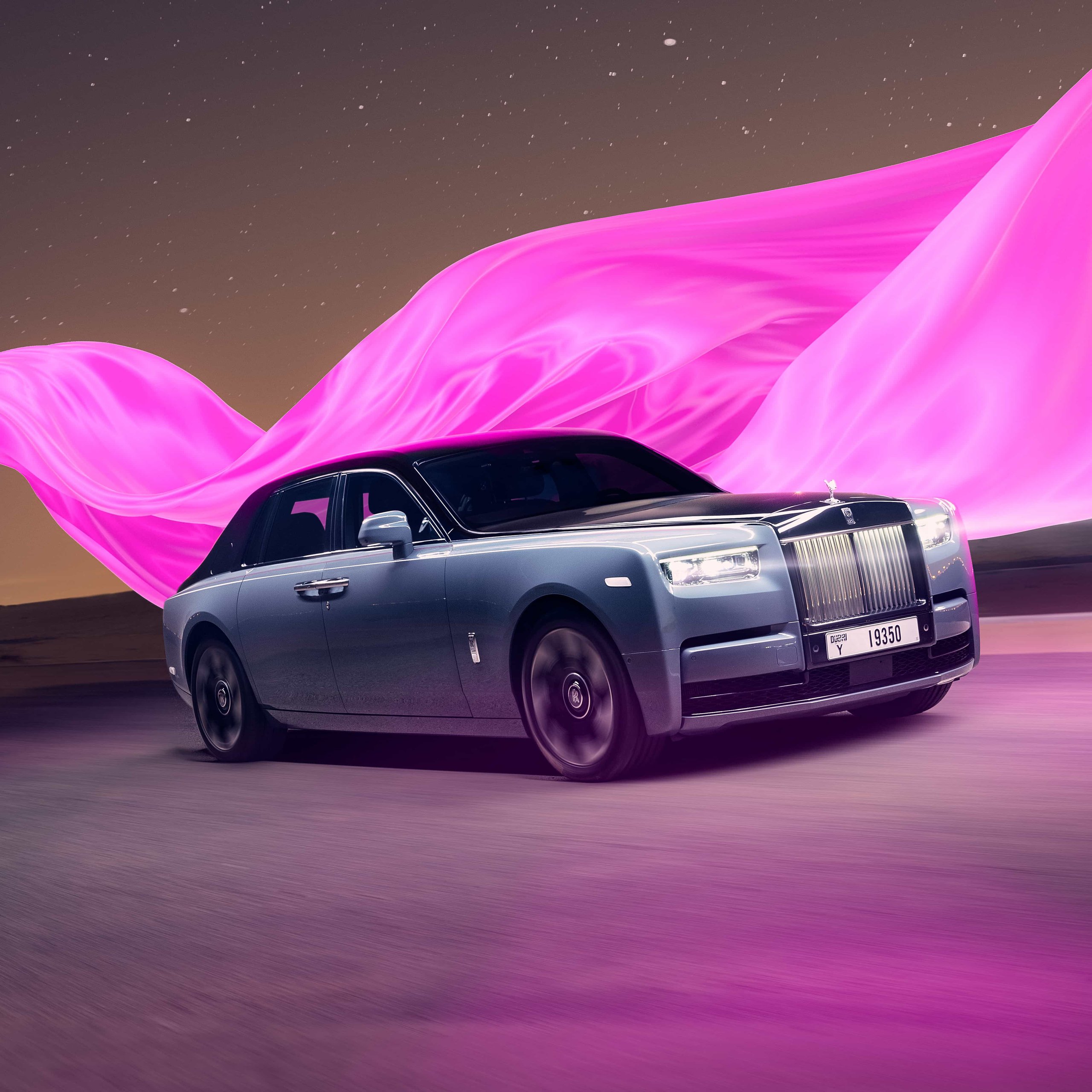 Rolls-Royce Phantom VIII ночью - Обои для Samsung Galaxy Tab S9 FE+/Tab S11, Xiaomi Pad 5, Redmi Pad 2 Pro, POCO Pad в разрешении 2560x2560