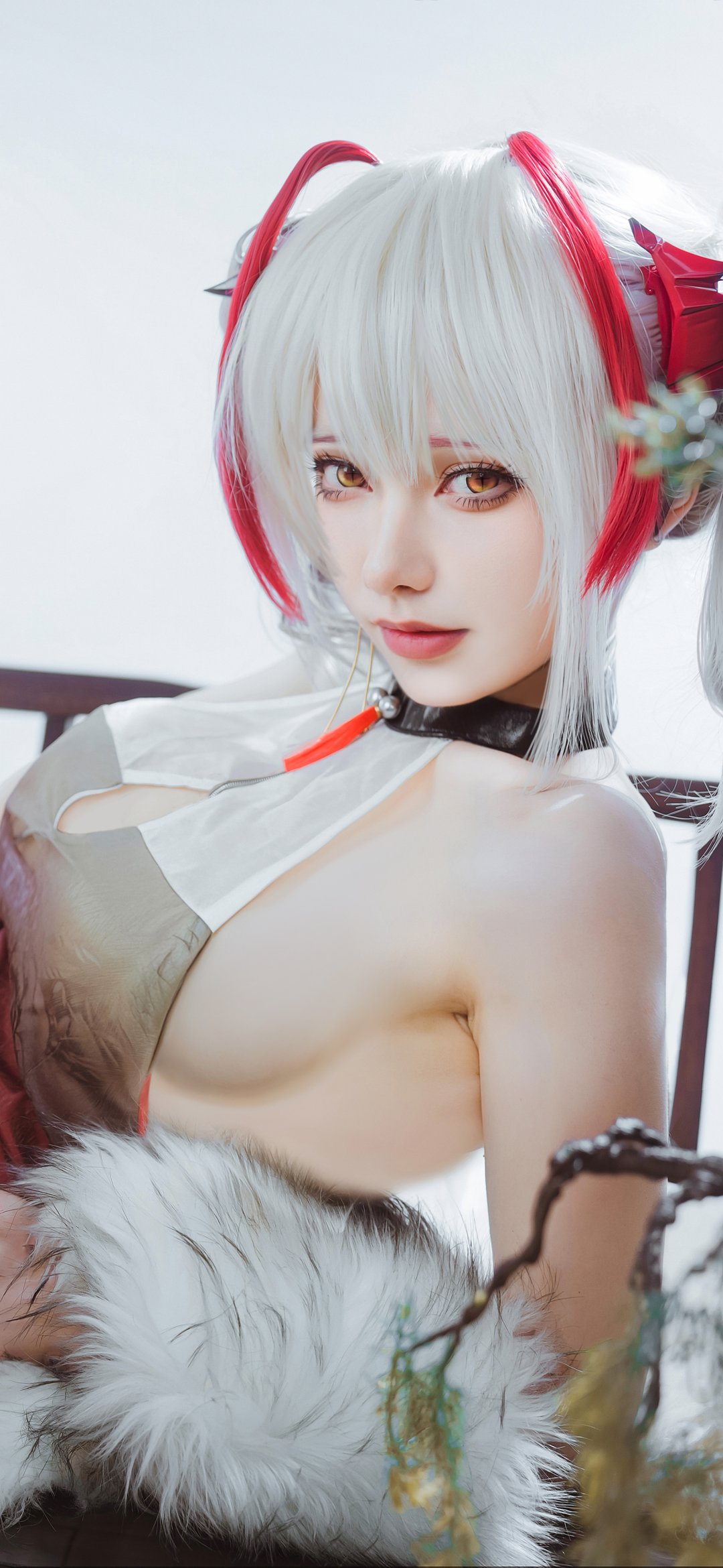 W Cosplay from Arknights Character - Wallpapers for iPhone 12 mini/13 mini, Samsung Galaxy S24/S24 FE/S25/S25 FE/S26/A55/A56/A35/A26/A16/M15, Xiaomi, Sony Xperia in 1080x2340 resolution