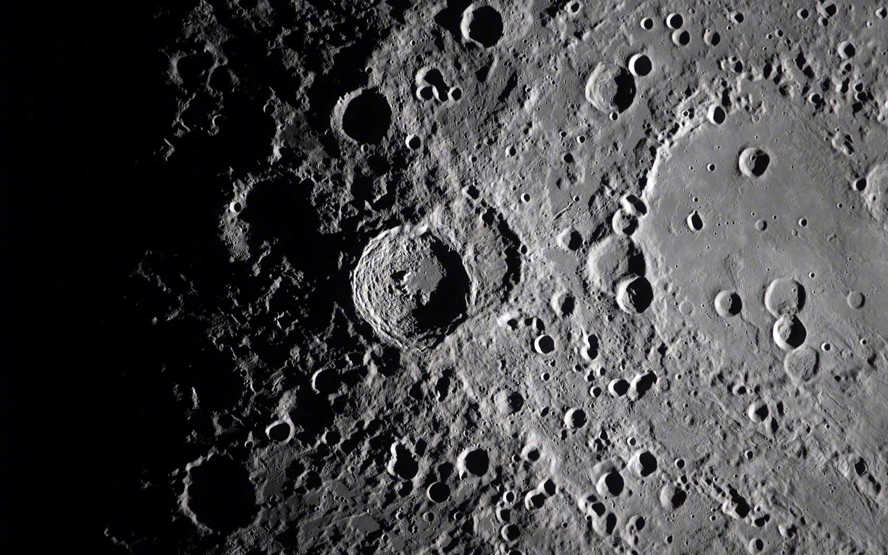 Close-up of the Moon's surface - Wallpapers for Apple MacBook 15″ in 2880x1800 resolution