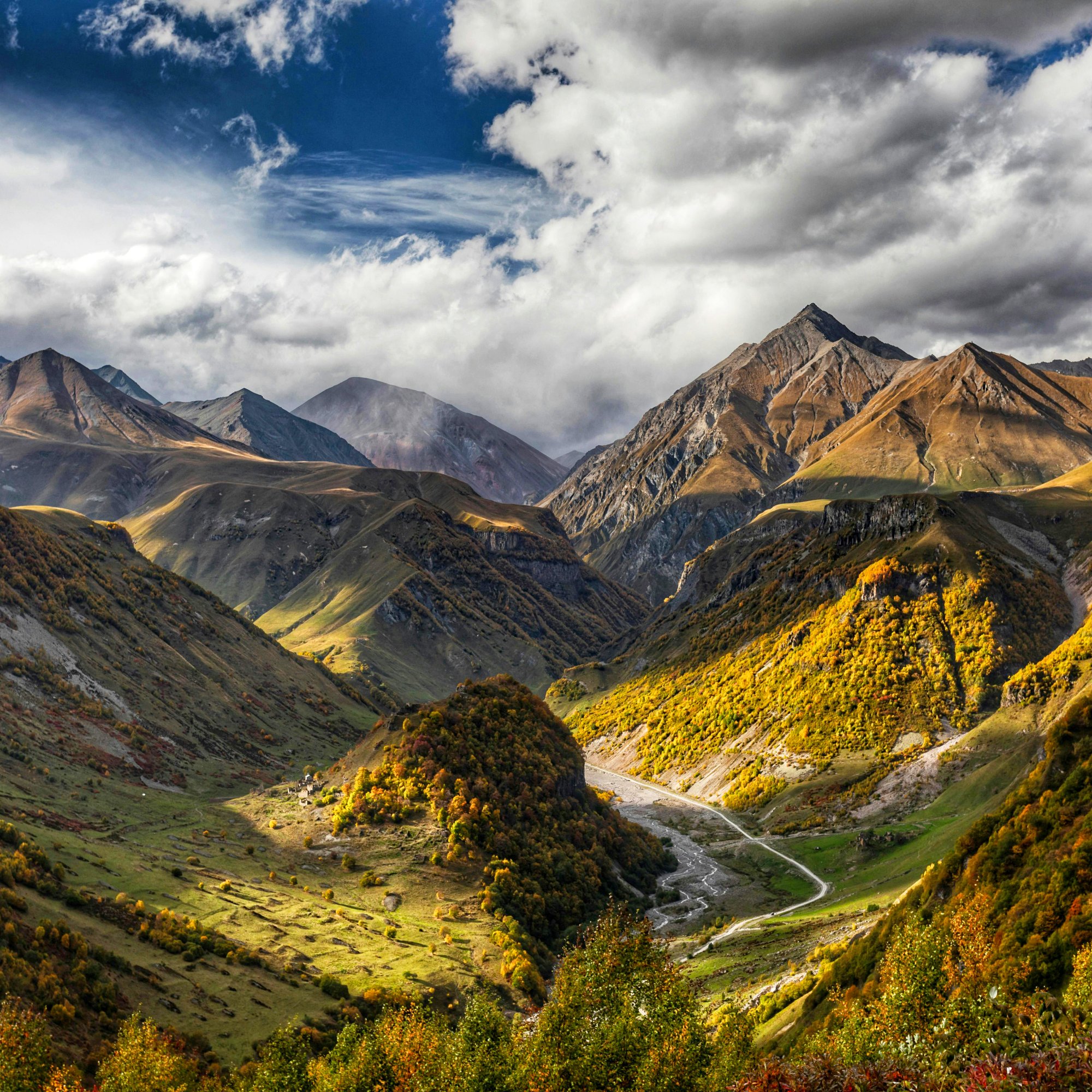 Autumn Mountains and Cloudy Sky - Wallpapers for Samsung/Xiaomi in 2000x2000 resolution