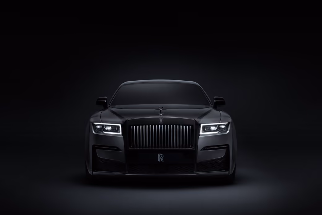 Роскошный Rolls-Royce Ghost Black Badge — обои на рабочий стол и телефон