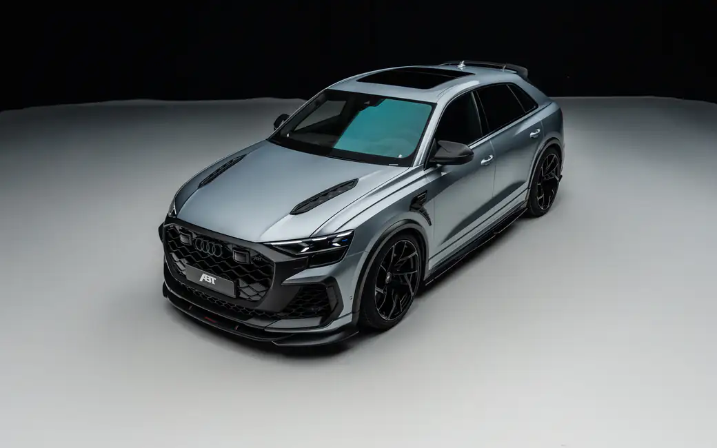 Audi RS Q8 с карбоновым обвесом ABT — обои на рабочий стол и телефон