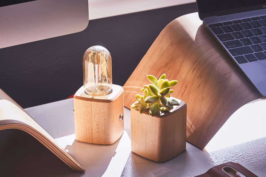 Workplace with a wooden decor - Wallpapers for Apple iPad 1 in 1024x1024 resolution