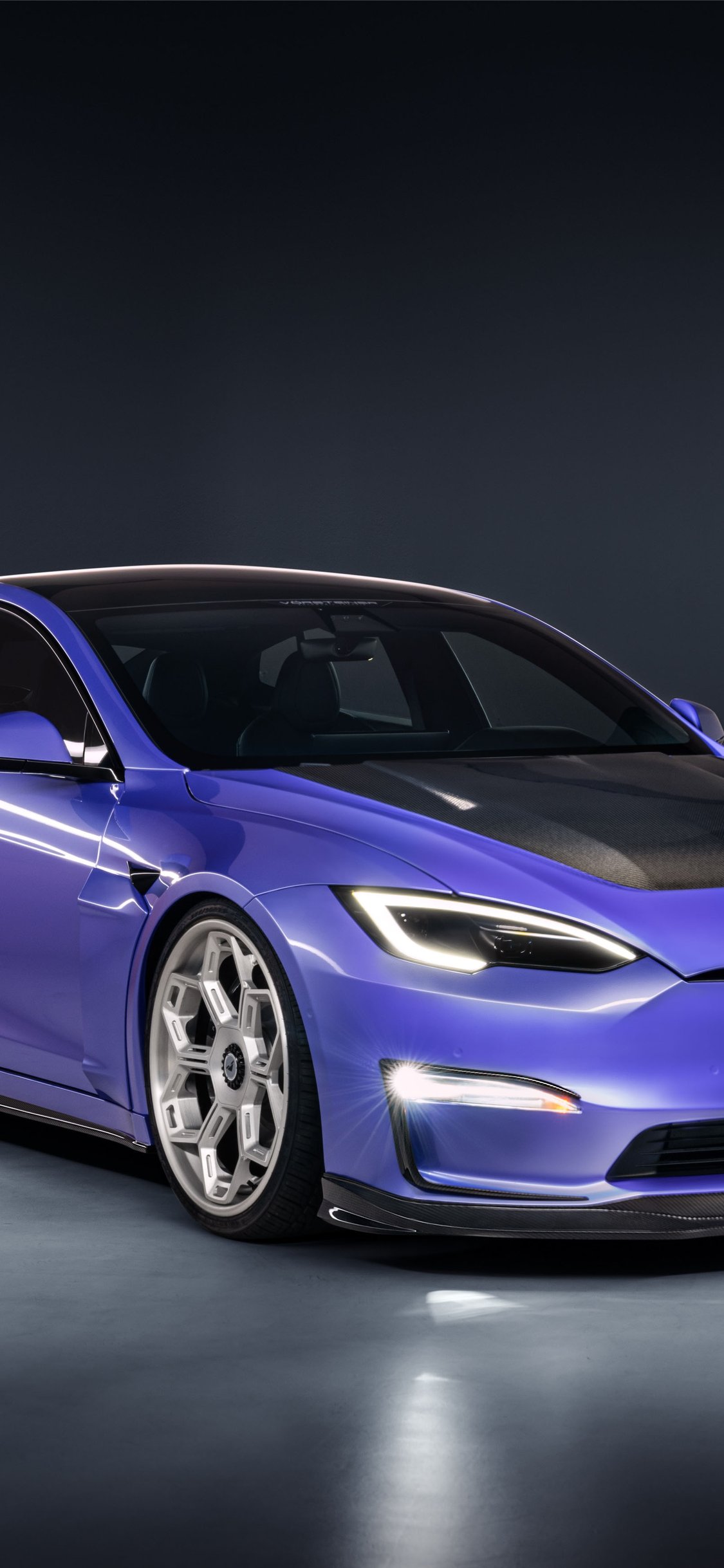 Tesla Model S Plaid with Body Kit - Wallpapers for iPhone X/XS/11 Pro in 1125x2436 resolution