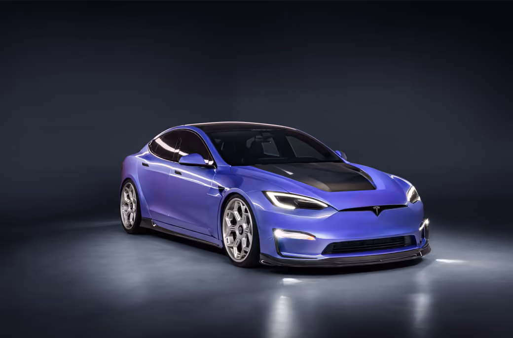 Tesla Model S Plaid с обвесом - Обои для MacBook Neo в разрешении 2408x1506