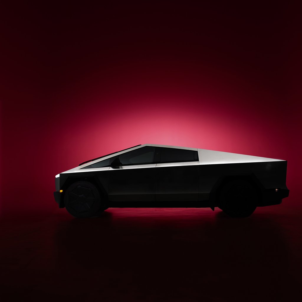 Tesla Cybertruck side view - Wallpapers for Apple iPad 1 in 1024x1024 resolution
