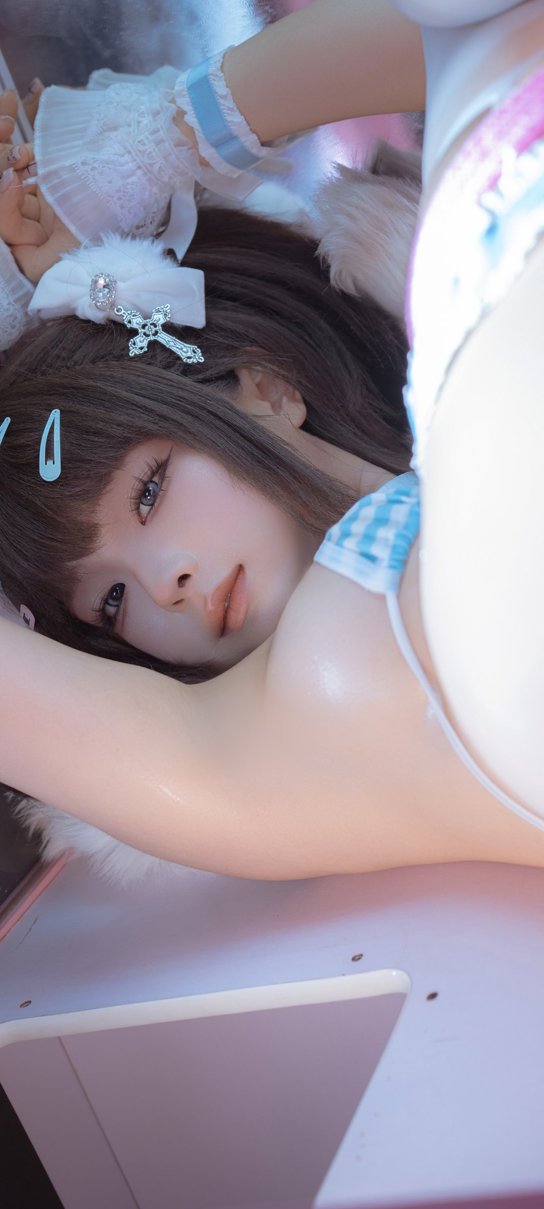 Chunmomo cosplay in a bikini at a slot machine - Wallpapers for Samsung Galaxy M55, POCO M4/X4/X5, Xiaomi Redmi 12/13/Note 13/Note 14/Note 14S in 1080x2400 resolution