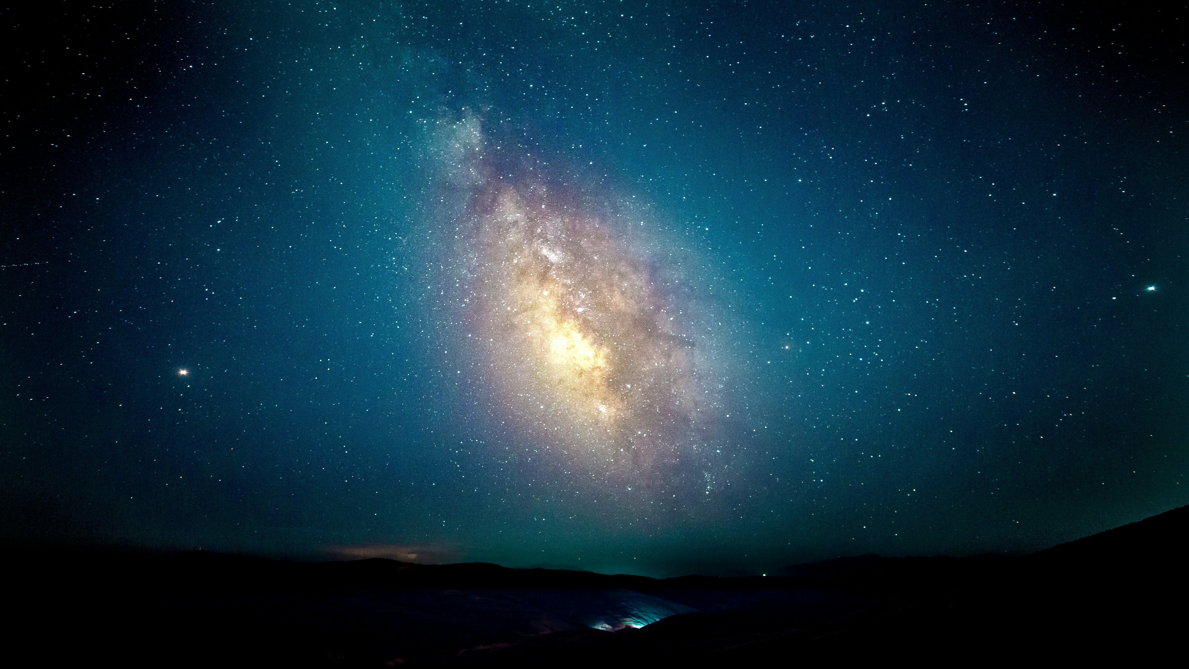 The Milky Way at night in the sky - 4K PC Wallpapers in 3840x2160 resolution