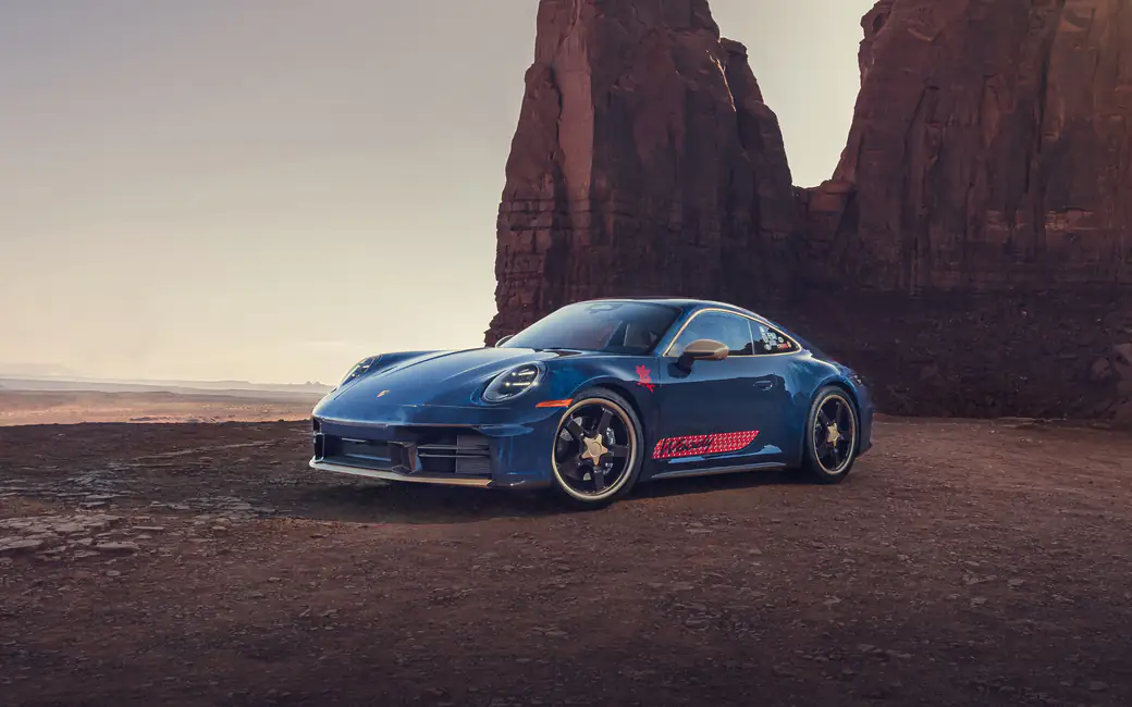 Porsche 911 Carrera T in the Desert — desktop and phone wallpaper, free download