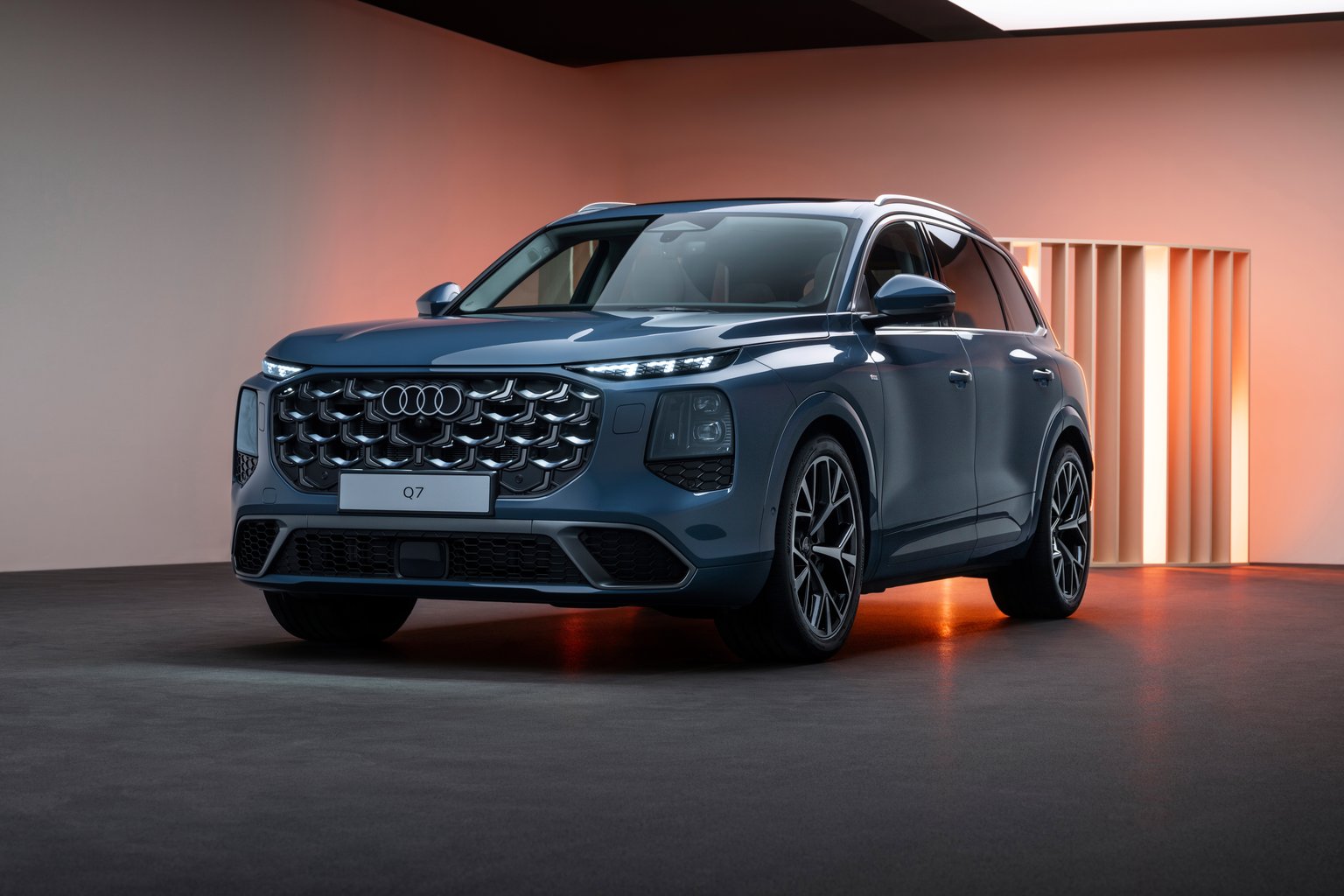 Luxury Audi Q7 of 2026 - Microsoft Surface 12.4″ wallpapers in 1536x1024 resolution