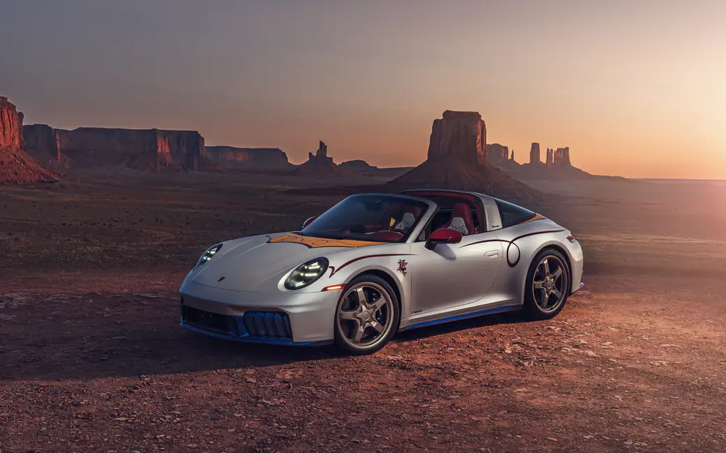 Porsche 911 Targa 4 GTS at Desert Sunset — desktop and phone wallpaper, free download