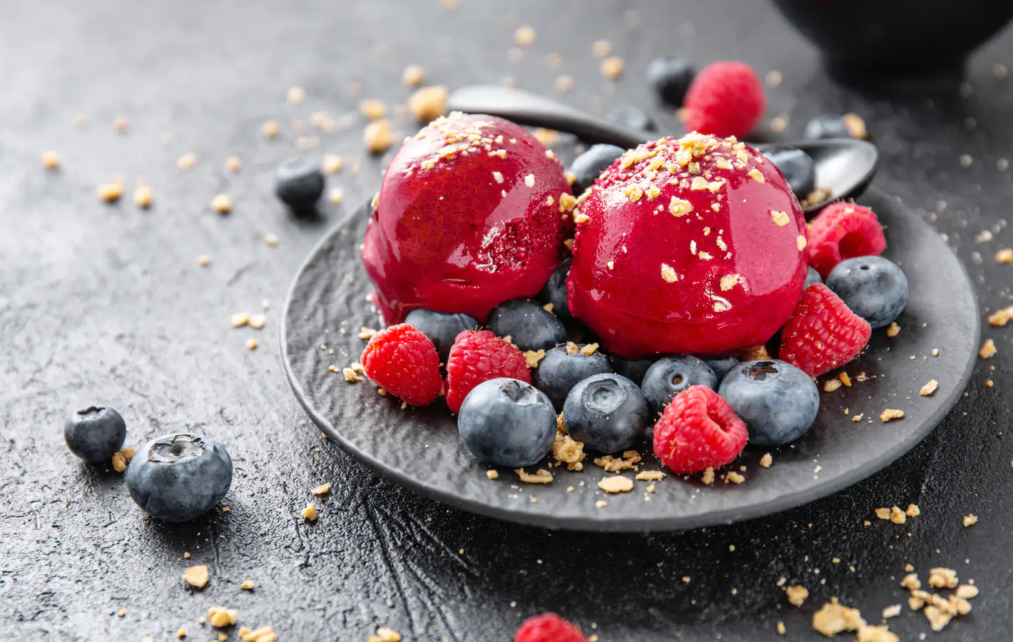 Blueberry Raspberry Ice Cream Plate — desktop and phone wallpaper, free download
