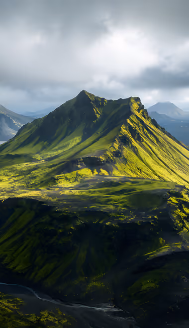Nature wallpapers: Iceland, mountains, valley, clouds
