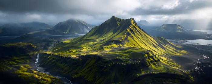 UltraWide 32:9 обои (3840x1080): Исландия, горы, долина, облака