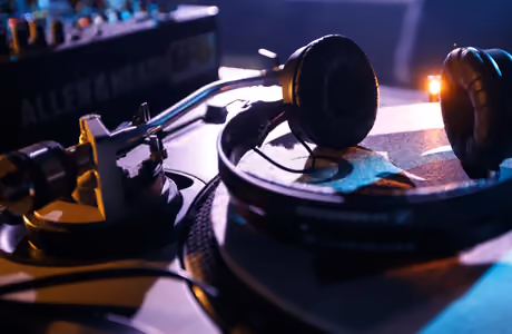 Technology wallpapers: dJ, headphones, turntable, vinyl