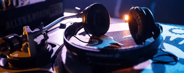Technology wallpapers: dJ, headphones, turntable, vinyl