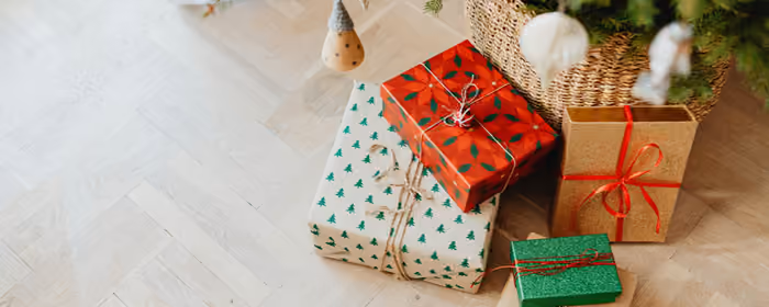 UltraWide 21:9 wallpapers (2560x1080): Christmas, Happy New Year, gift, christmas tree