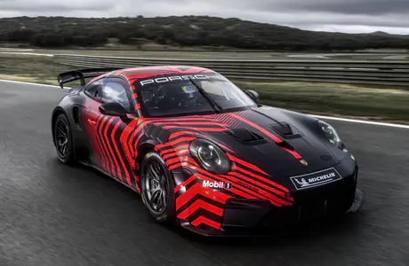 Обои машины для iPad Pro 13″ (2752x2752): Porsche 911 GT4 R, гоночный автомобиль, спойлер, обвес