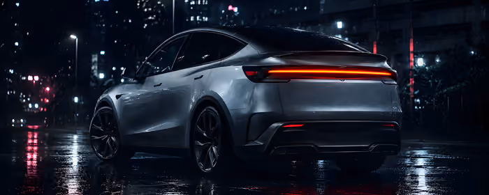 Обои машины: Tesla Model Y, улица, ночь, дождь