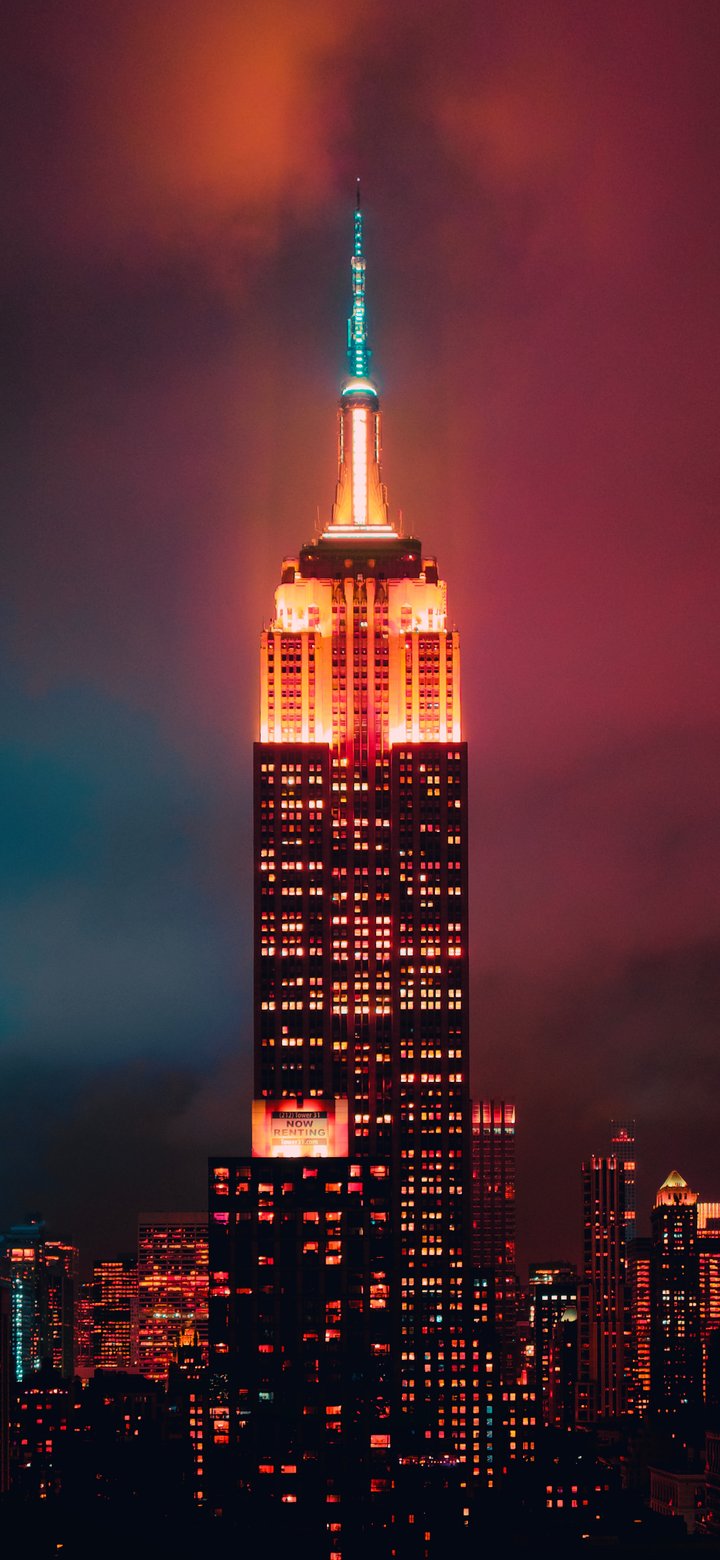 Empire State Building illuminated at night - Wallpapers for Samsung Galaxy A11/A20e/A20/M11, Xiaomi Redmi 9A/9C, POCO C40 in 720x1560 resolution