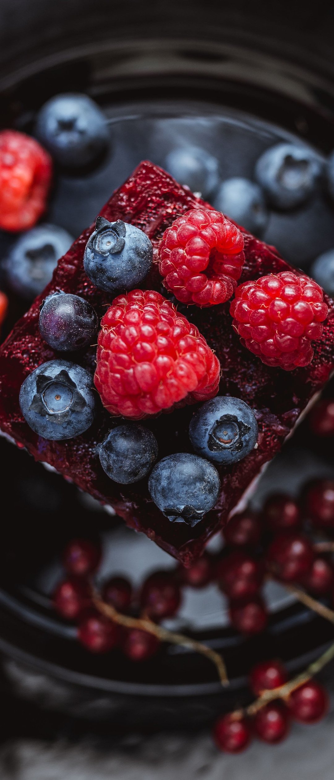 Raspberry and Blueberry Cake - Wallpapers for Samsung Galaxy Z Flip7, Sony Xperia 5 II/5 III/5 V/10 IV/10 V, Xiaomi Mix Fold 3 in 1080x2520 resolution