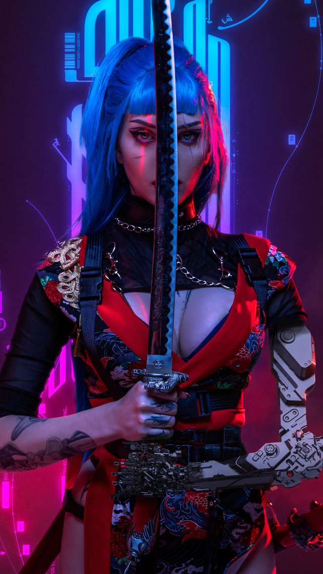 Cosplay from Alin Ma to cyberpunk warrior - Wallpapers for iPhone 5/5S/5C/SE in 640x1136 resolution