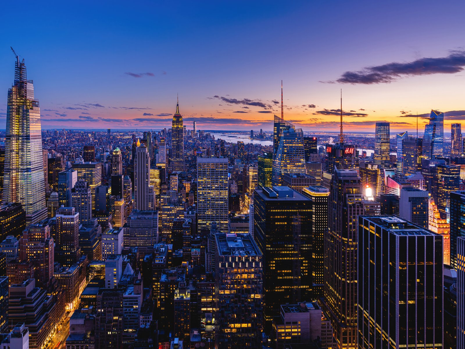 Evening New York with skyscrapers - UXGA wallpapers in 1600x1200 resolution
