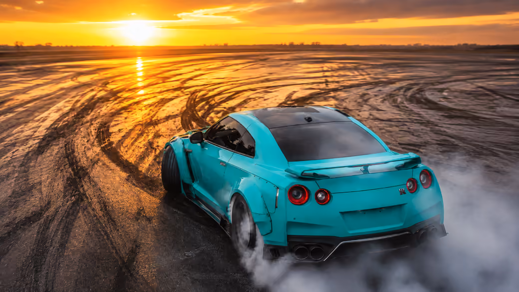 Дрифт Nissan GTR R35 — обои на рабочий стол и телефон