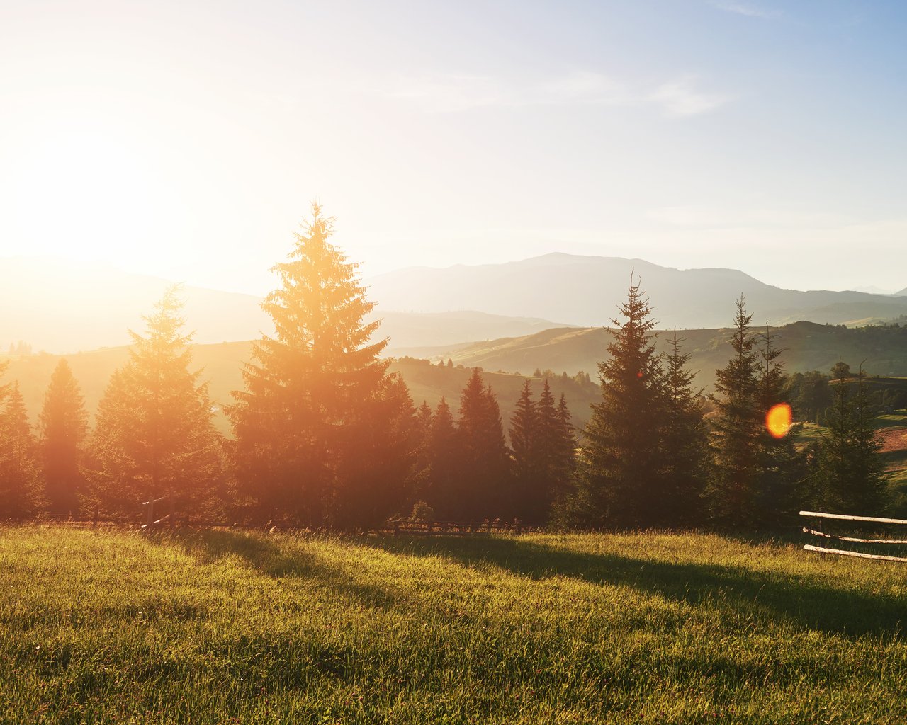 Colorful Sunset Over a Mountain Field - SXGA wallpapers in 1280x1024 resolution