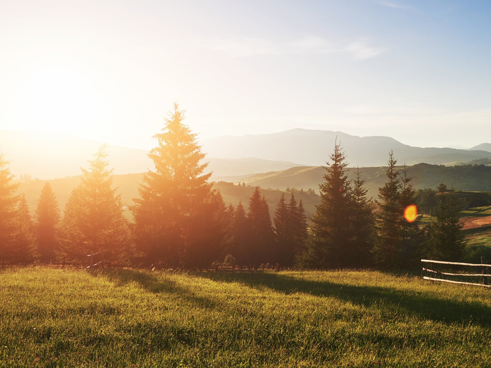 Colorful Sunset Over a Mountain Field - UXGA wallpapers in 1600x1200 resolution