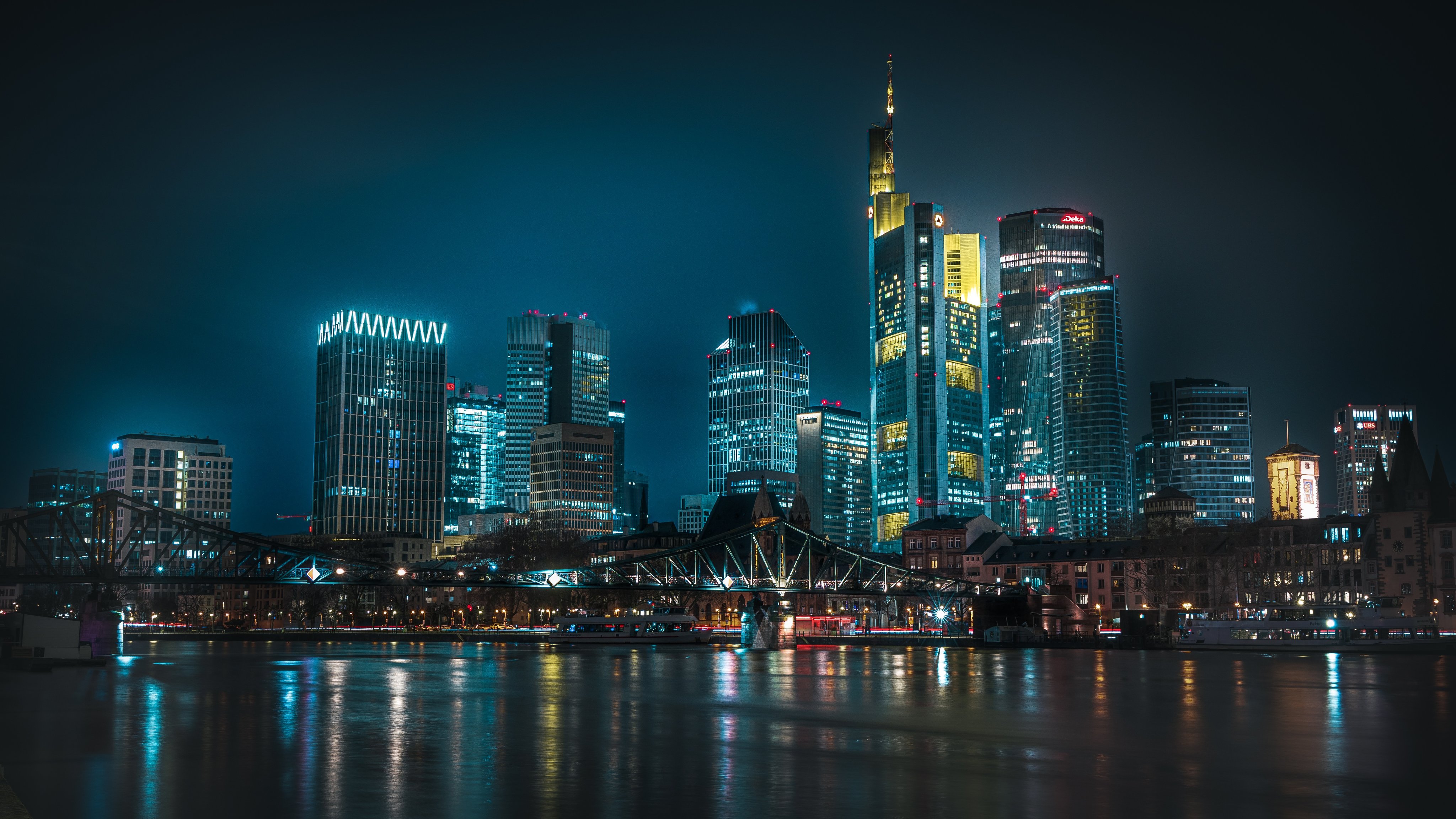 Frankfurt Skyscraper Skyline at Night - Wallpapers for Apple iMac 21.5″ in 4096x2304 resolution