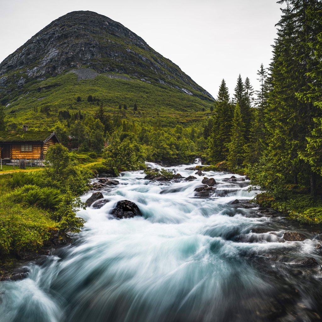 Northern Norwegian Village Waterfall - Wallpapers for Apple iPad 1 in 1024x1024 resolution
