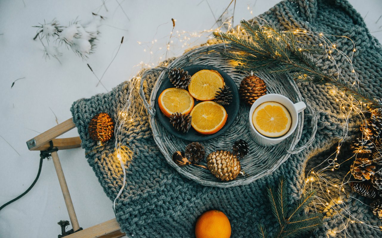 Tea, Orange and Pinecones in Snow - WXGA_1280 wallpapers in 1280x800 resolution