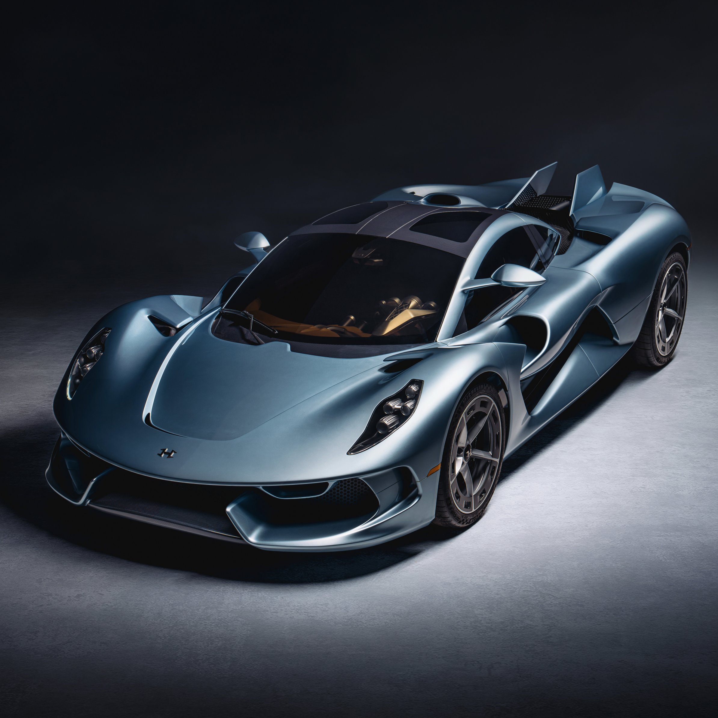 Futuristic Hennessy Blackbird - Wallpapers for iPad Pro 11″ in 2388x2388 resolution